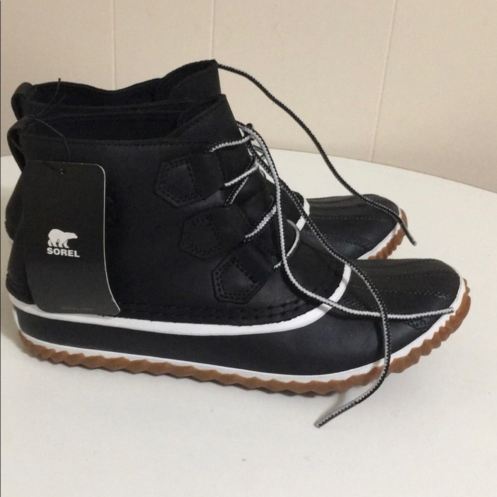 Sorel 9.5 black New with tags